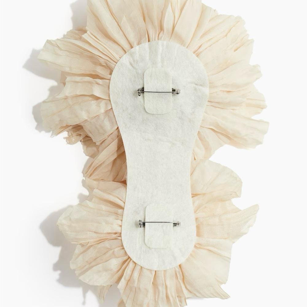 Large Flower Brooch - Picture 2 of 4